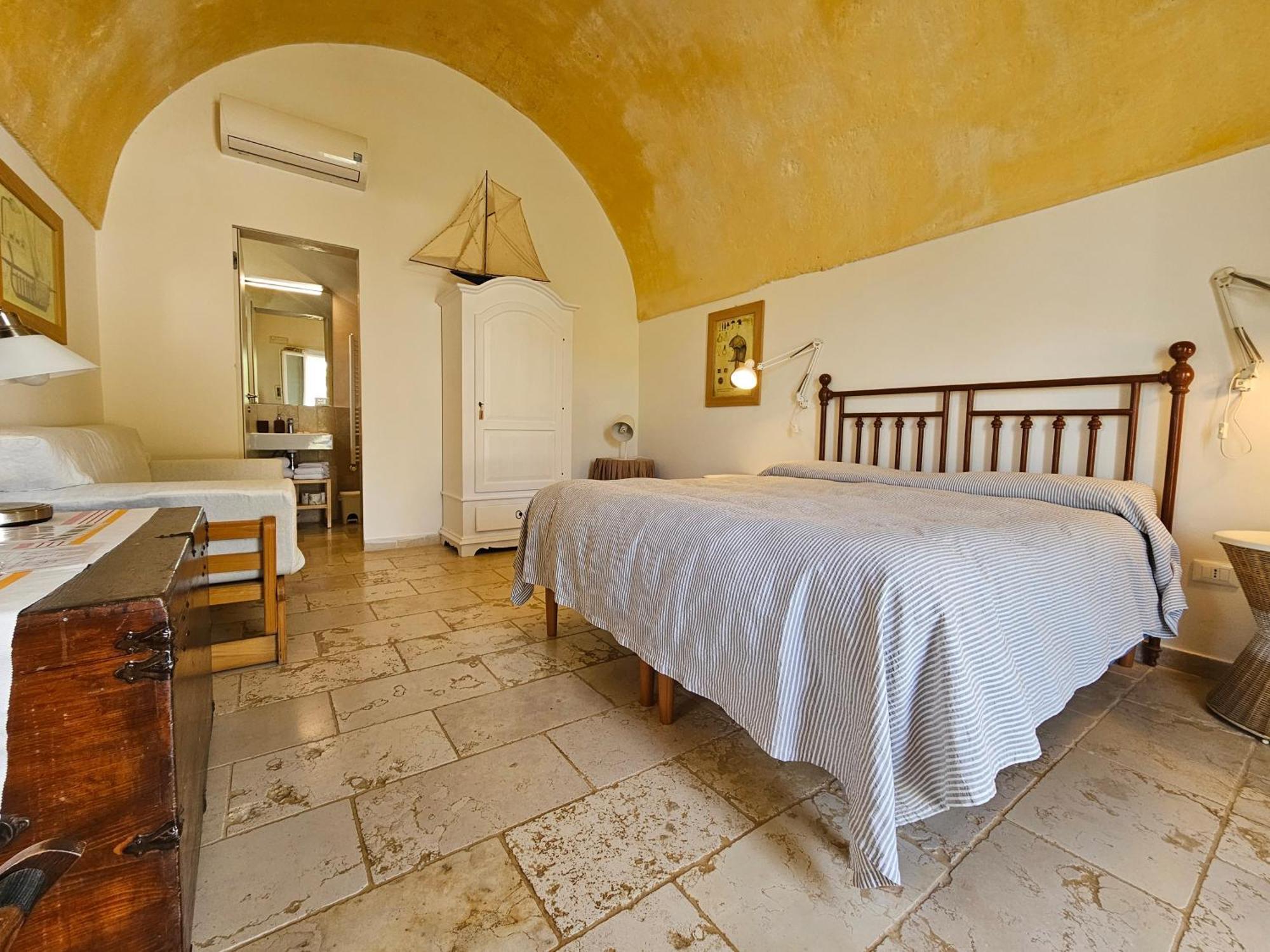 B&B Don Giovanni Monopoli Bagian luar foto